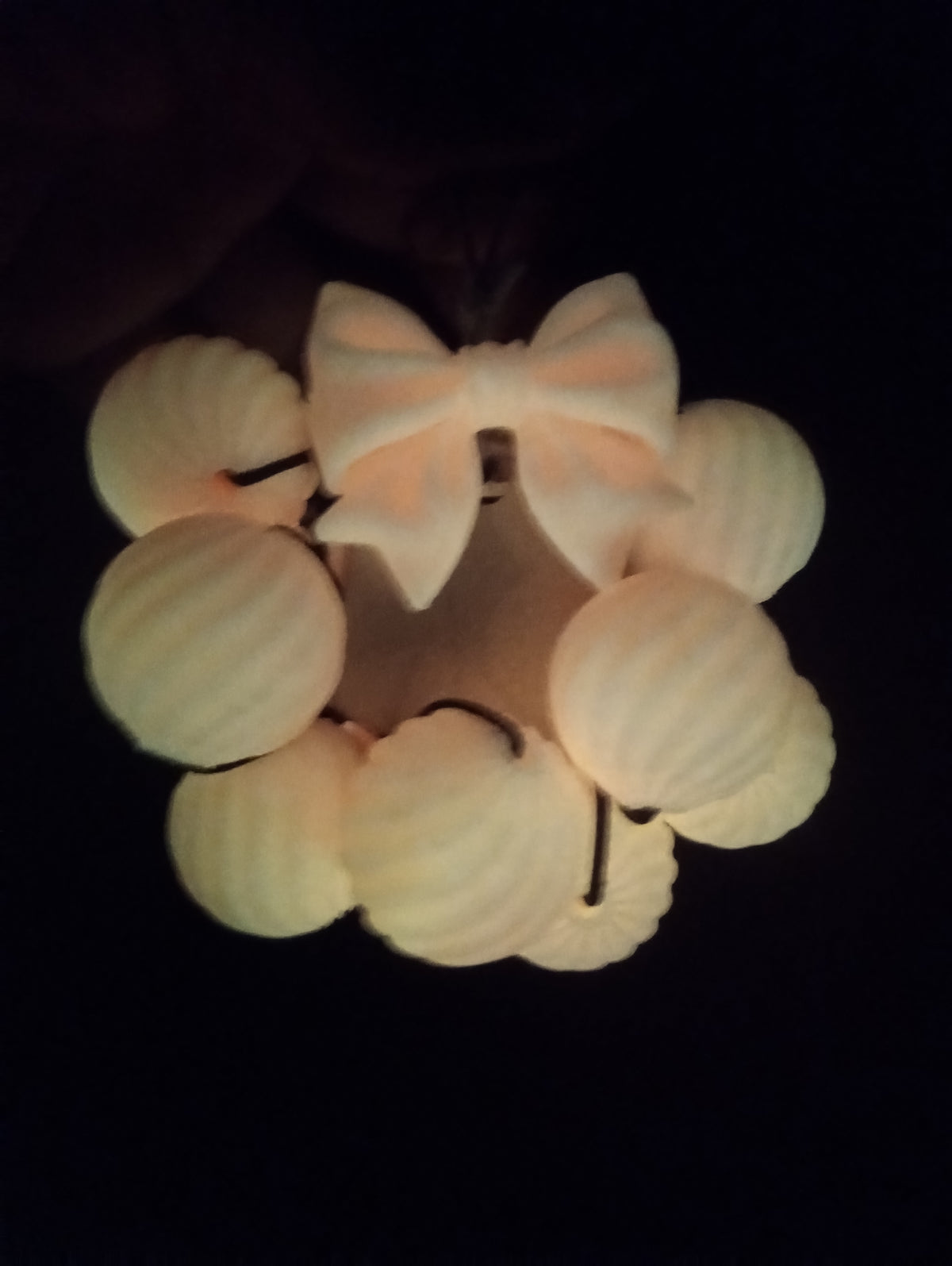 Small swirl drop ponytail holder (glow pink)